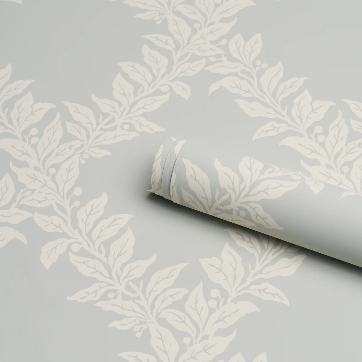 5017752 | Tyninghame Trellis, Sky - Schumacher Wallpaper - Image 4