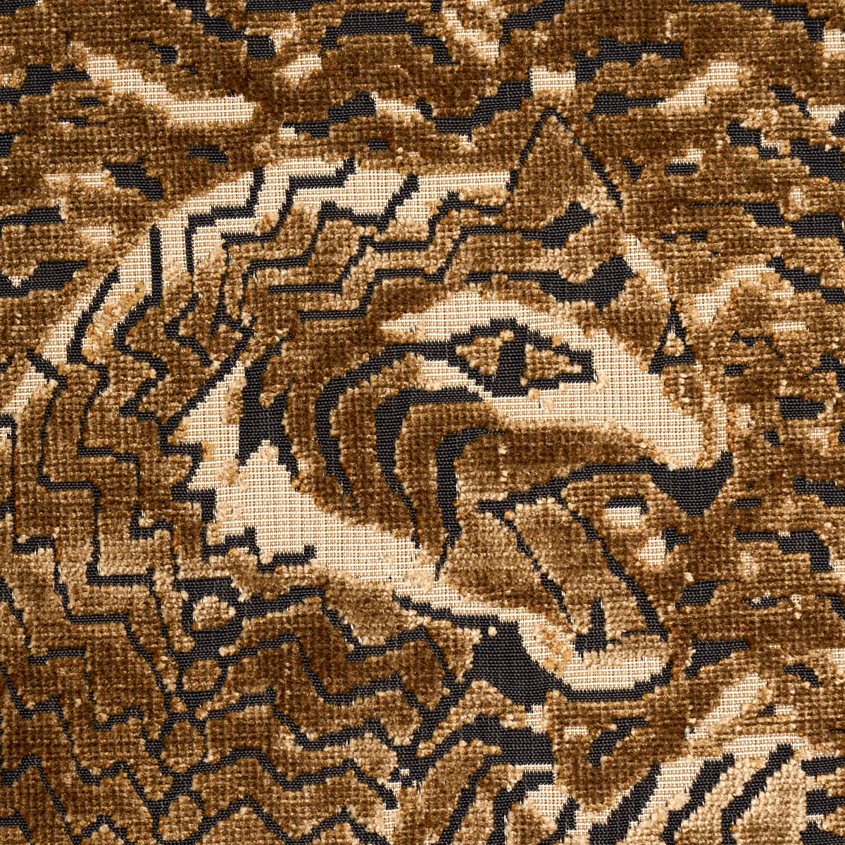 84830 | Tigress Velvet, Gold - Schumacher Fabric - Image 3