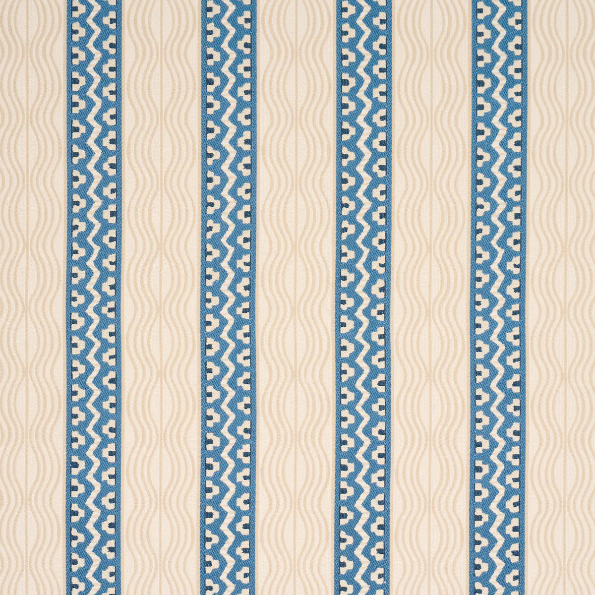 87450 | Crème Anglaise, English Cream/Denim Blue - Schumacher Fabric