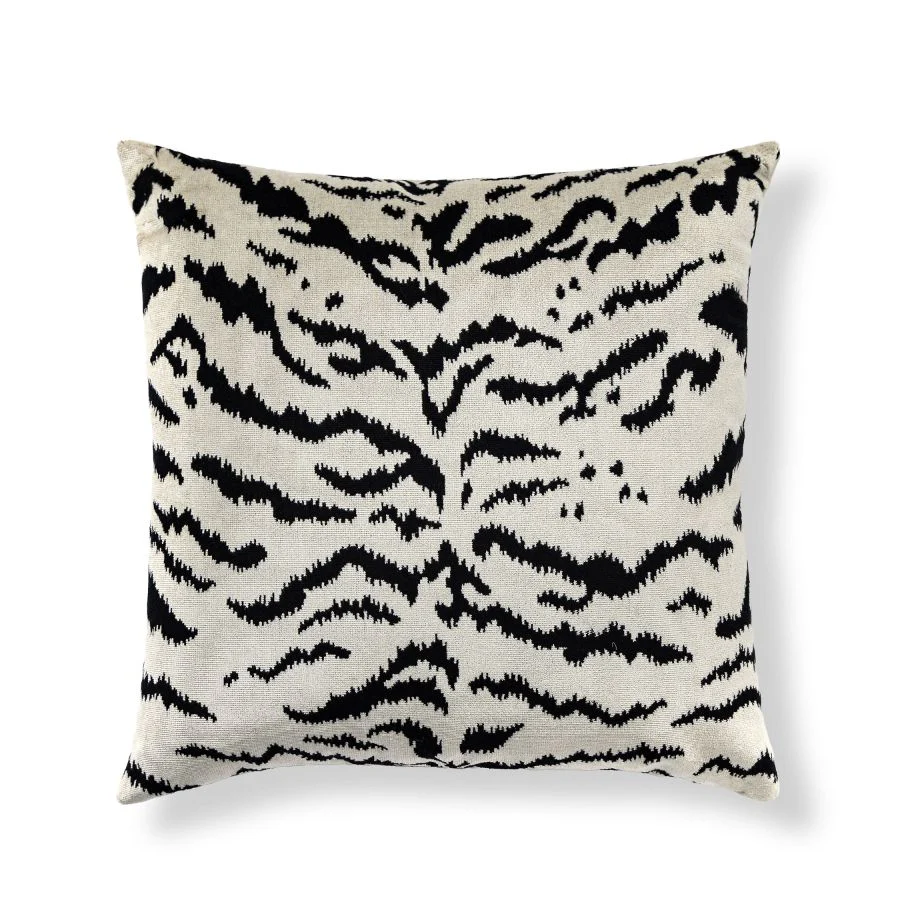 SCTIGRPILL0006 | Tigre, Off-White & Black - Scalamandre Pillows